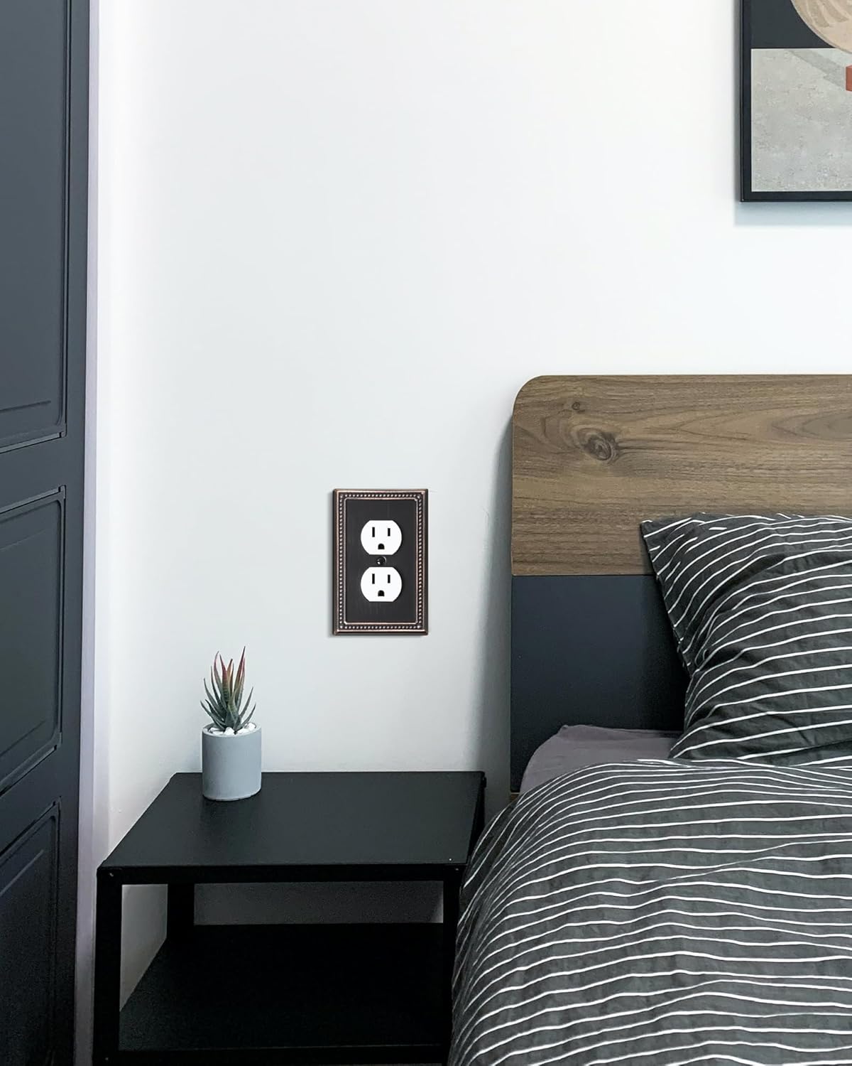 2-Pack Duplex Outlet Cover Plate, Aged Bronze Metal Wall Plates for Electrical Outlets, 1 Gang Receptacle Light Switch Cover, Pearls Decorative Switch Plates and Outlet Covers