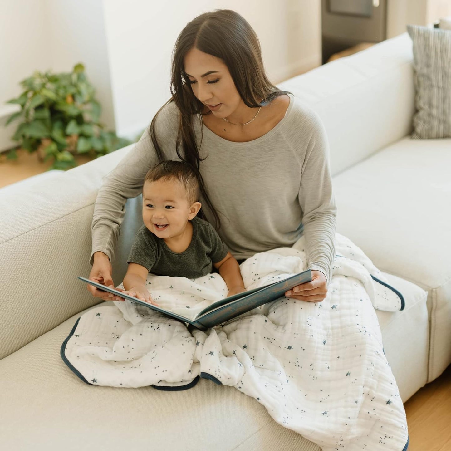 Little Unicorn Original Premium Cotton Quilt | Multi-Layered & Extra-Soft Muslin Fabric |for Babies & Toddlers (Shooting Stars)