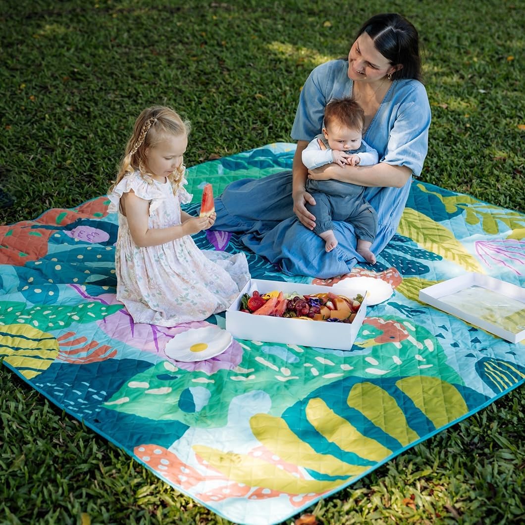 Jumbo Picnic Rug, Premium Large Picnic Mat, 6'7" x 6'7", Outdoor Waterproof Picnic Blanket Beach Mat, Foldable & Waterproof, Picnic Blankets Ideal for Beach & Park, Outdoor Blanket