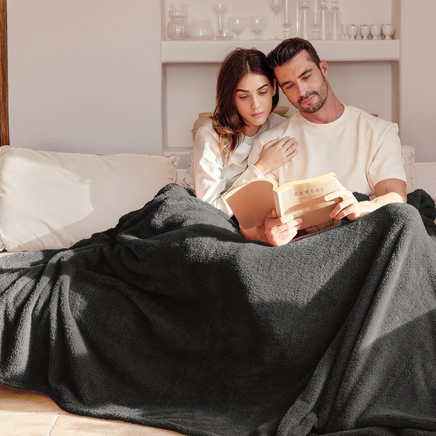 Exclusivo Mezcla Twin Size Flannel Fleece Blanket, Super Soft Velvet Plush Bed Blanket, Fuzzy Cozy and Warm for All Seasons, 60x80 Inches, Dark Grey