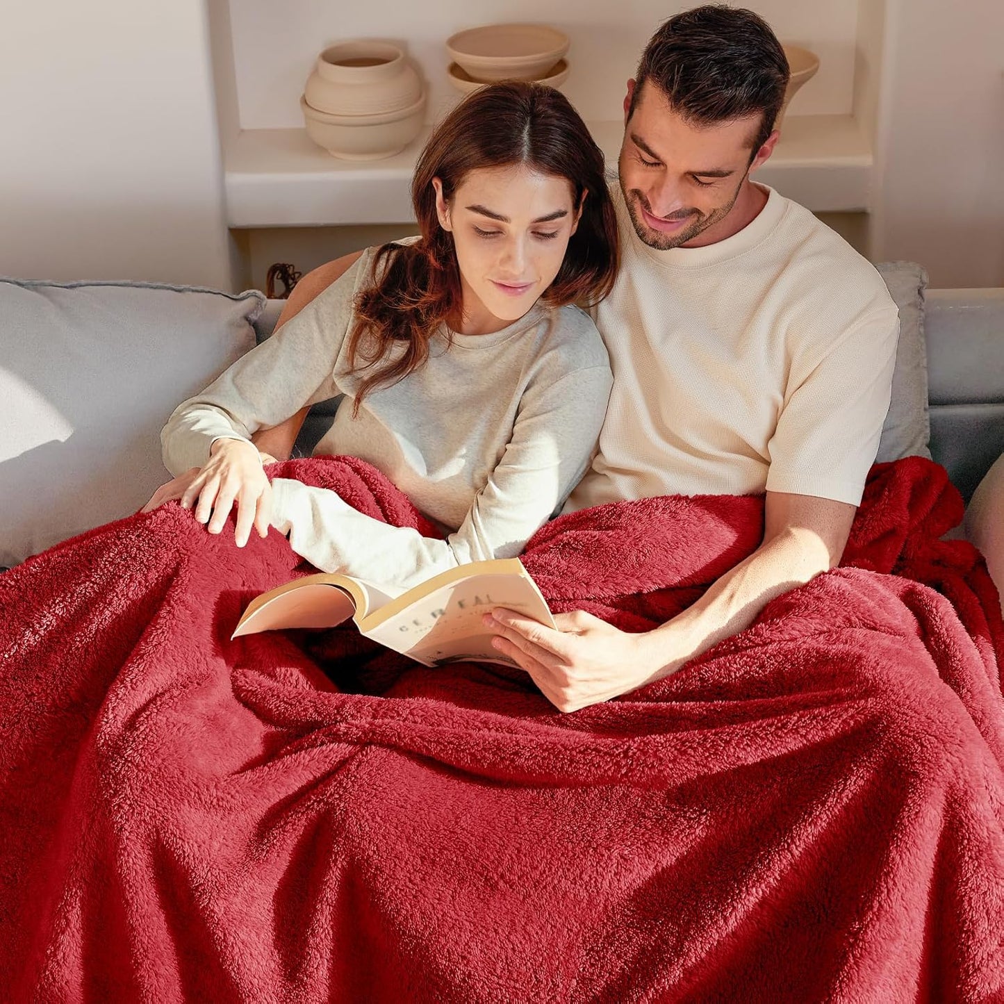 Exclusivo Mezcla Soft Fleece Throw Blanket for Couch, Super Soft Velvet Plush Bed Blanket, Fuzzy Cozy and Warm for All Seasons, 50x60 Inches, Deep Red