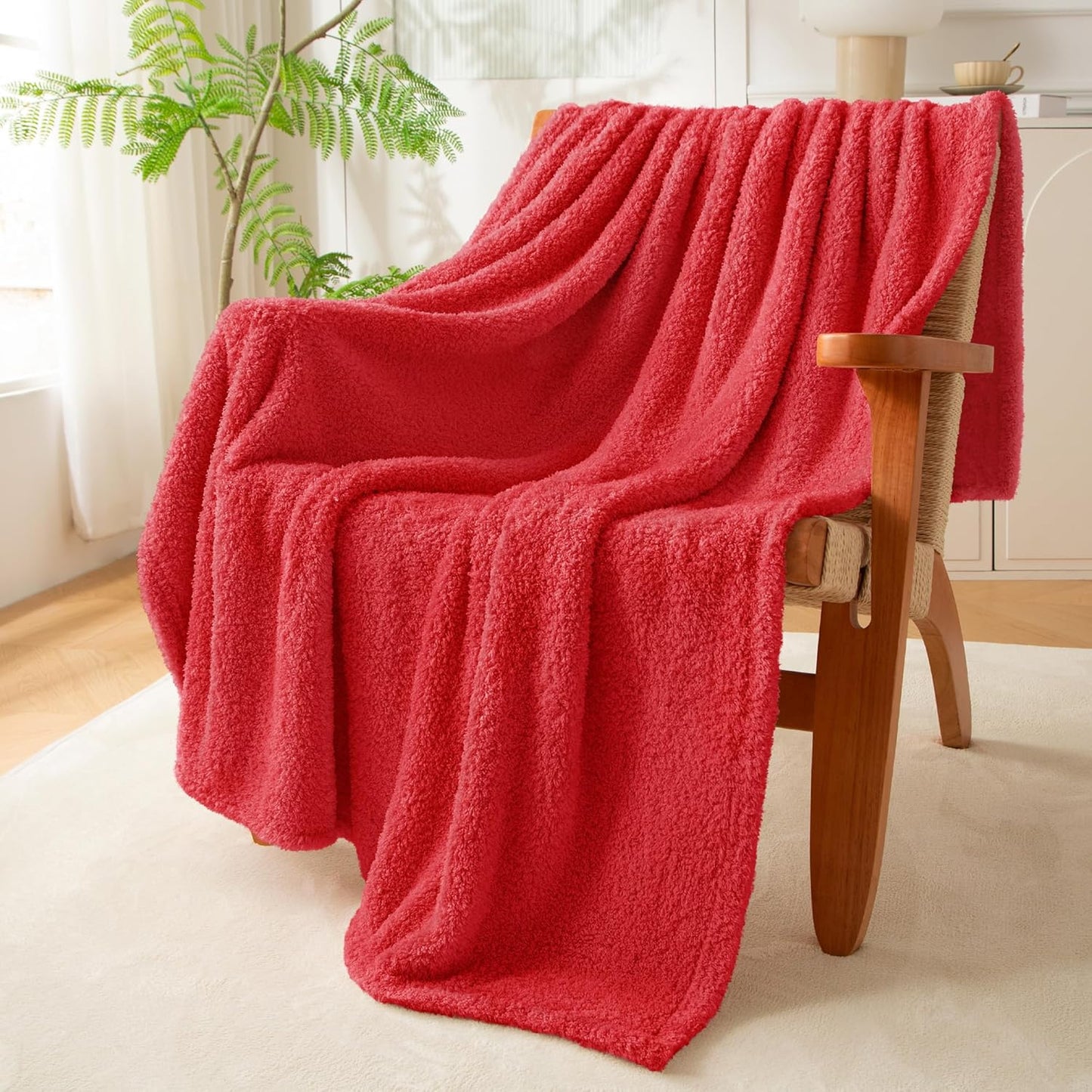 Exclusivo Mezcla Fleece Throw Blanket for Couch Sofa, Soft Warm and Fluffy Blankets for Women Men Girls Kids, Suitable for All Seasons, Red, 50x60 Inches