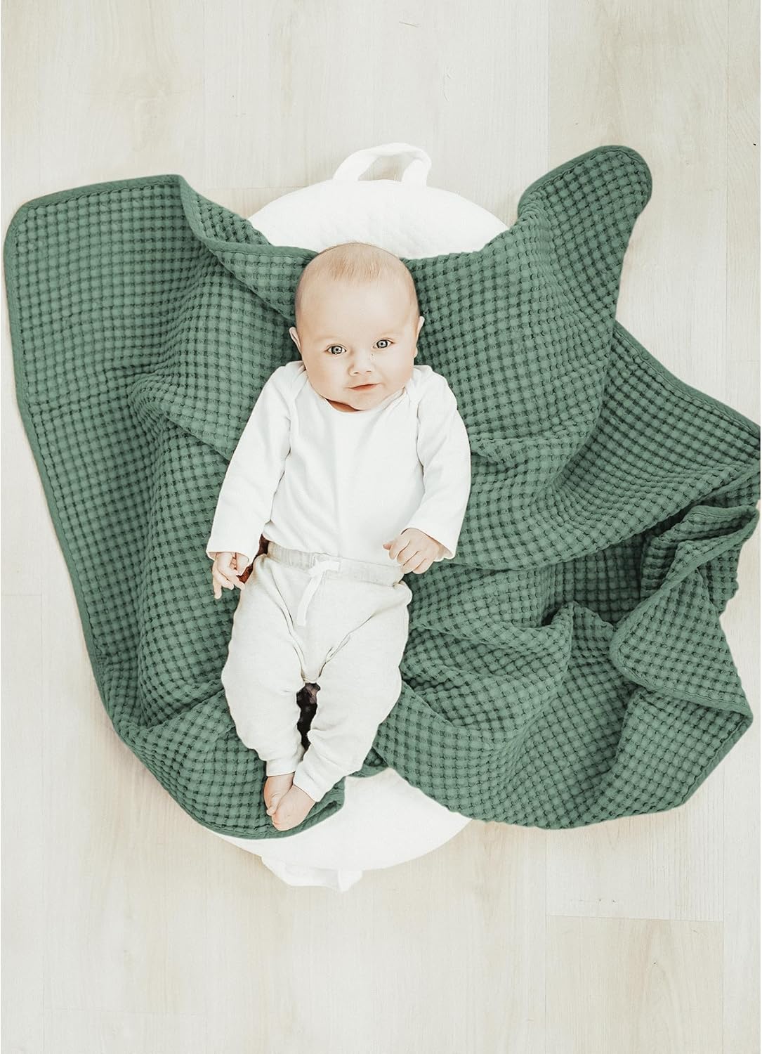 Konssy Waffle Baby Blanket - Soft & Cozy Nursery Swaddle Blanket, Lightweight Toddler Throw for Boys & Girls, Ideal for Wrapping(Green)