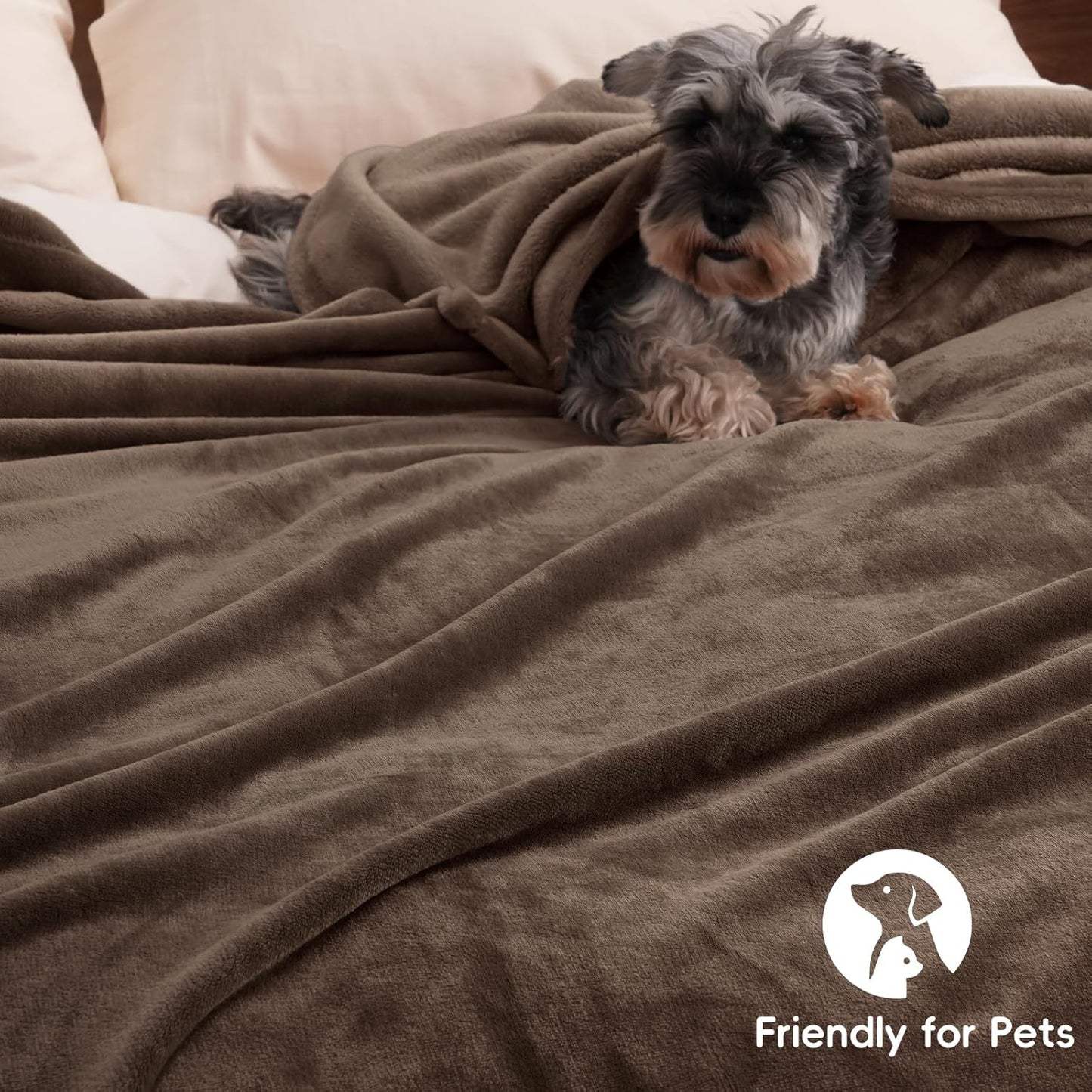 PHF Ultra Soft Fleece Blanket Twin Size, No Shed No Pilling Luxury Plush Cozy 300GSM Lightweight Blanket for Bed, Couch, Chair, Sofa Suitable for All Season, 66" x 90", Cocoa Brown